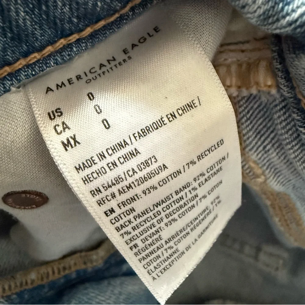 American Eagle Outfitters Women's Light Blue Denim Shorts - Picture 6 of 6